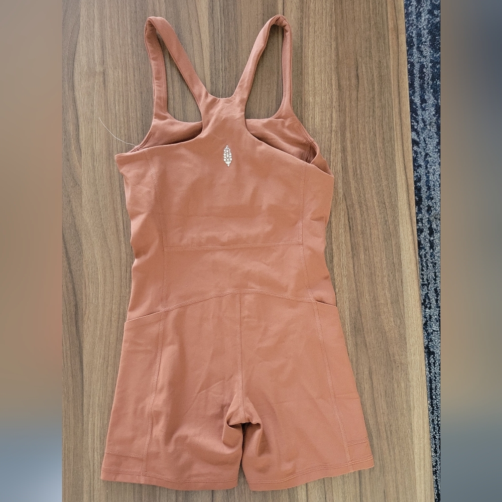 Free People Movement Rust Playset Bodysuit Raceback Pockets Size XS Activewear - Picture 3 of 8